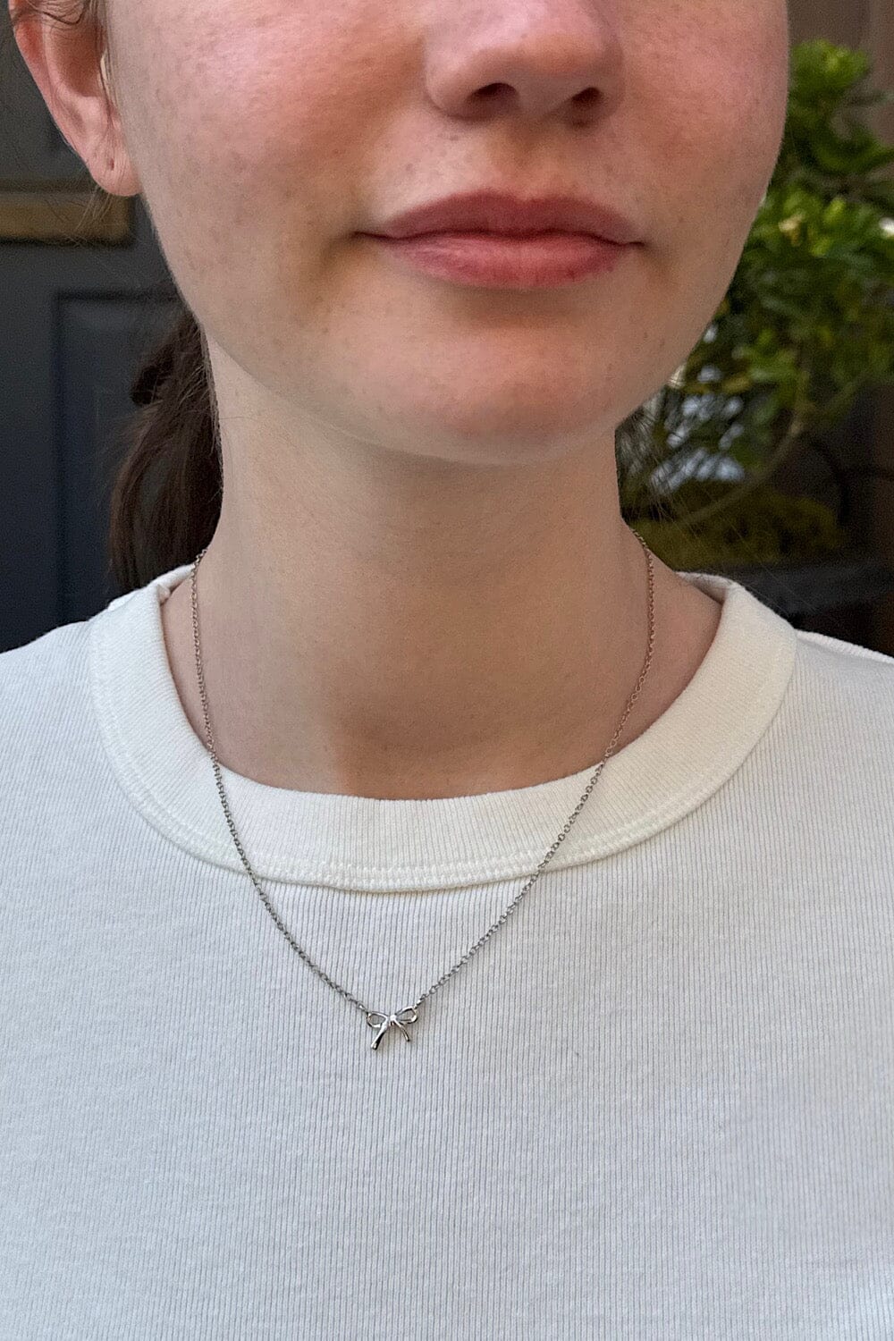 Bow Necklace